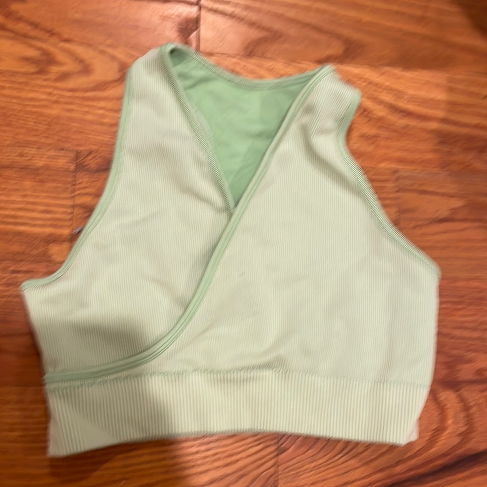 Fabletics Maddie Ziegler collection sports bra ribbed size Large